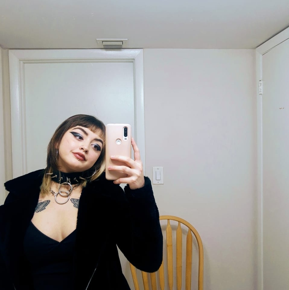 Meet your Posher, Ele